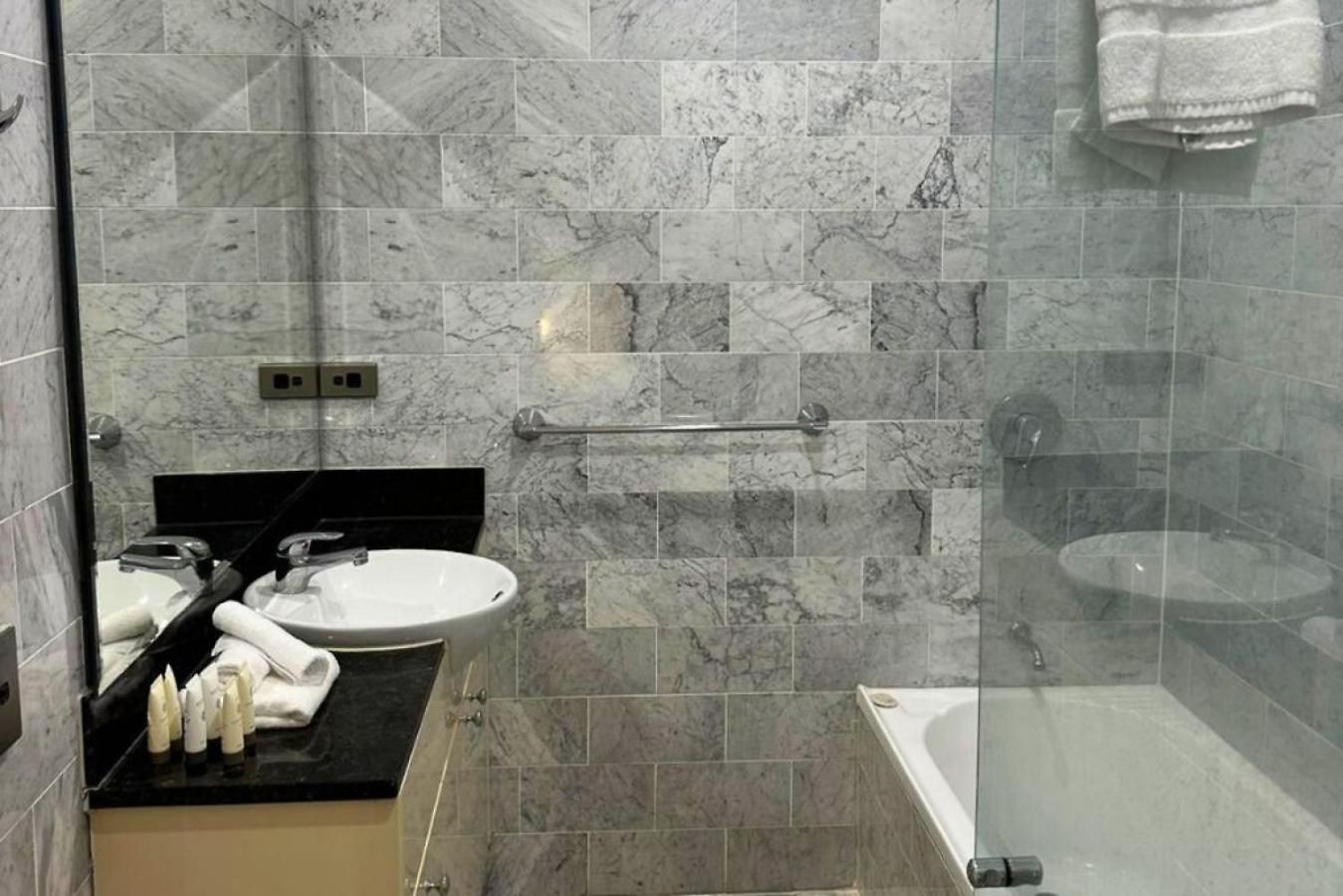 Sophisticated 3br At