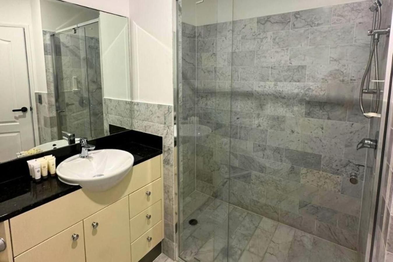 Sophisticated 3br At Apartment