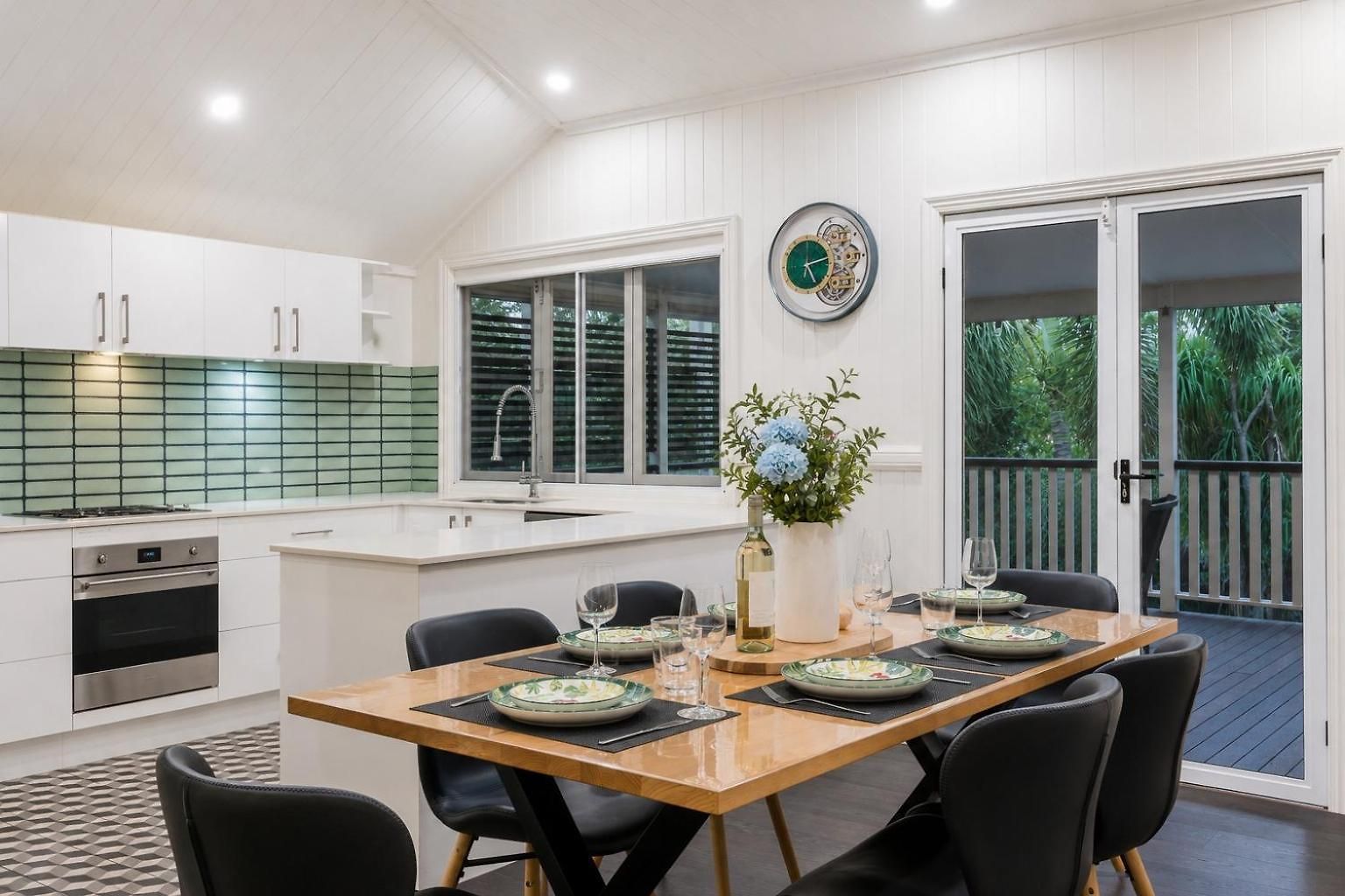 Stylish With Pool, Close Suncorp Stadium, Cbd