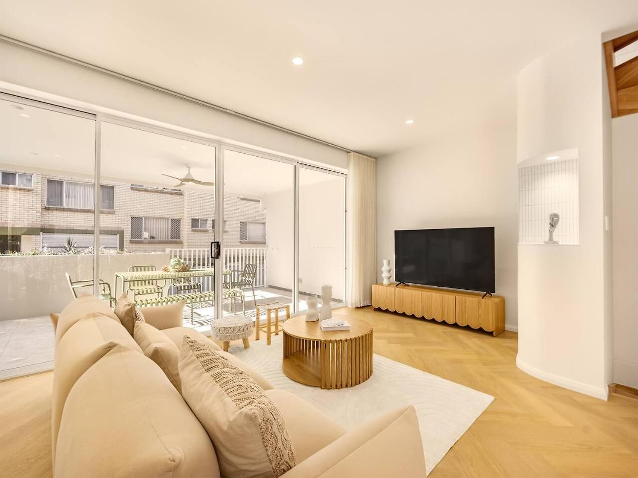 Brand-new 4br Luxury Living Near Airport And Mall Holiday home