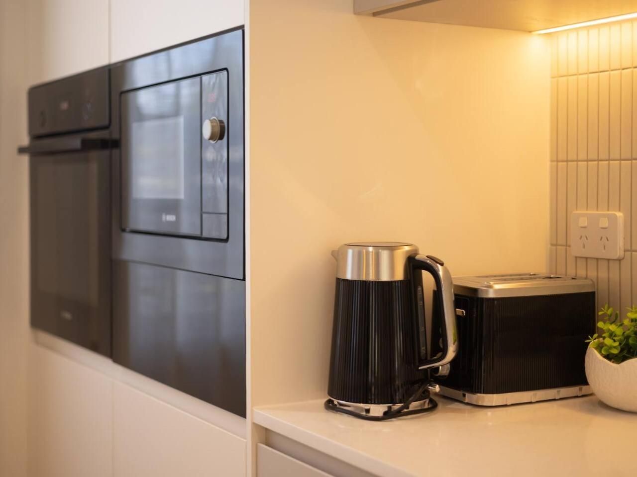 Brand-new 4br Luxury Living Near Airport And Mall Holiday home