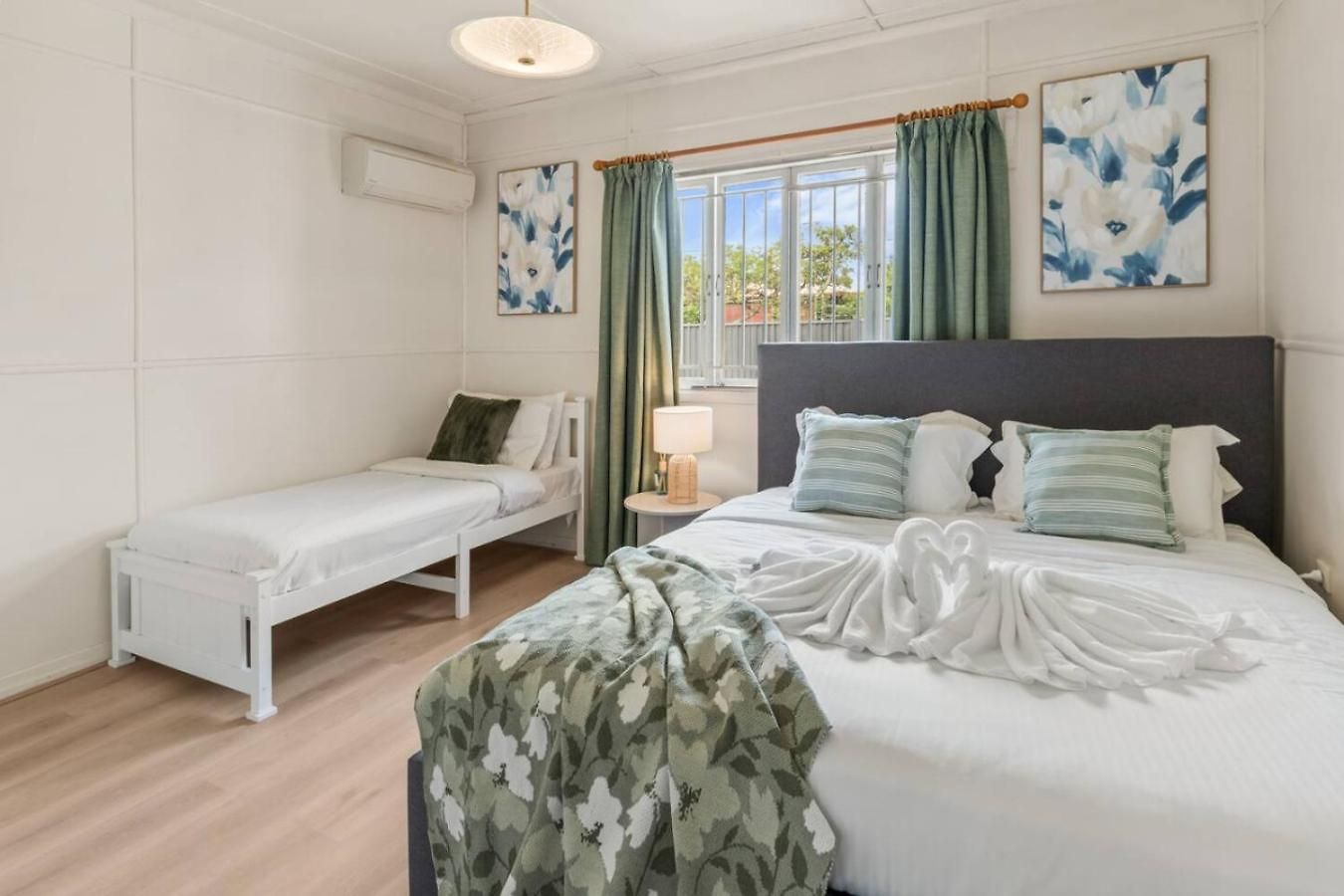 Holiday home Budget Friendly For 7 Two Minutes Walk To Train Brisbane
