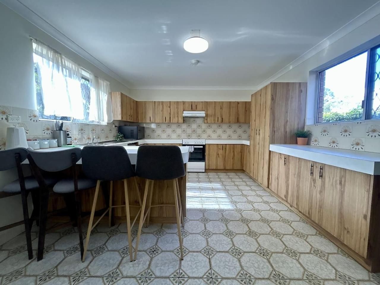 Great Value In Robertson 5 Mins To Shops Holiday home *