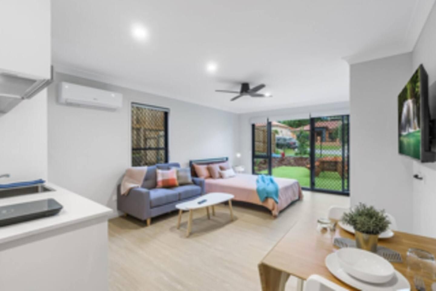 Homestay Modern With Garden Views In Shared - Brisbane