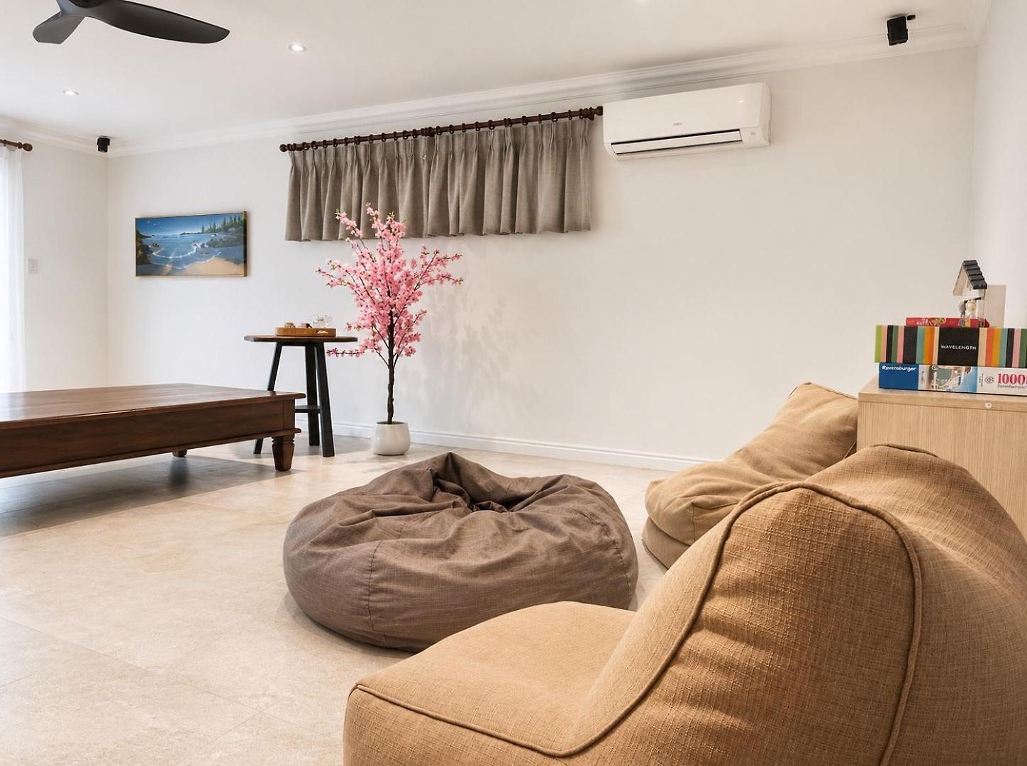 Holiday home 6 Beds Stylish Home In Coorparoo, 10 Mins To Cbd *