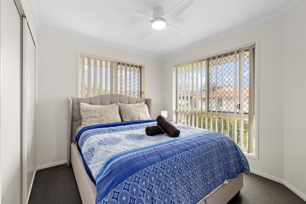 Holiday home Stunning Wakerley Family Brisbane