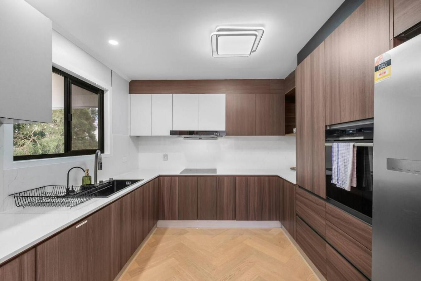 Holiday home Brand New Modern Comfort Study And Gym *