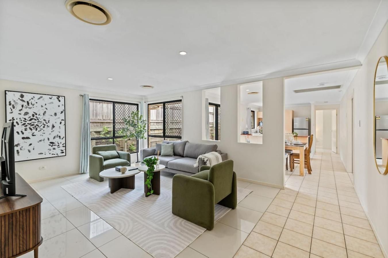 Affordable 4 Bedroom 2 Bathroom Family With Air Conditioning Brisbane