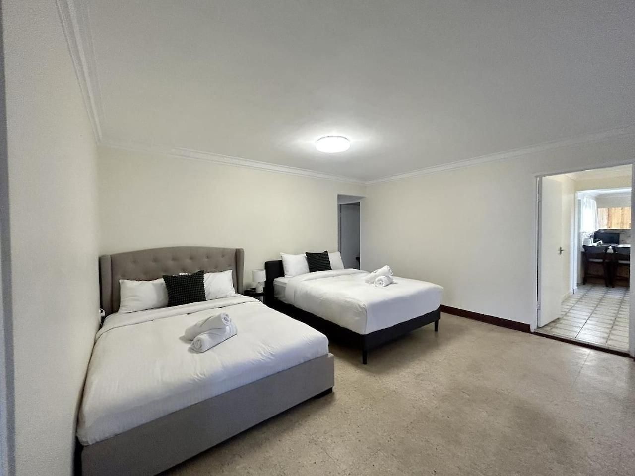 Great Value In Robertson 5 Mins To Shops Holiday home *
