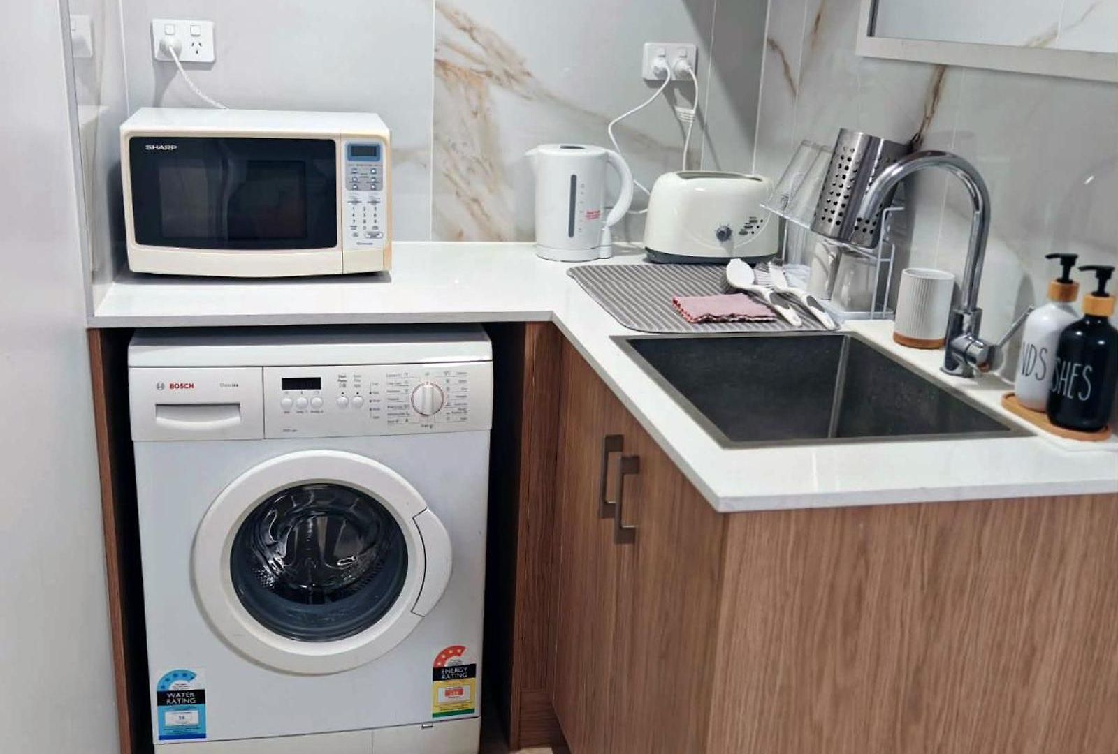 The On Morden - Private Ensuite Guest house