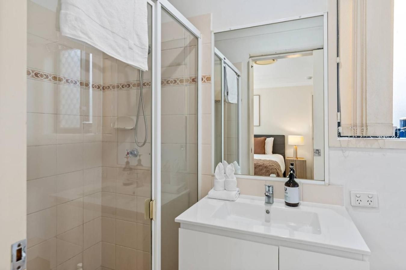 Affordable 4 Bedroom 2 Bathroom Family With Air Conditioning Holiday home Brisbane