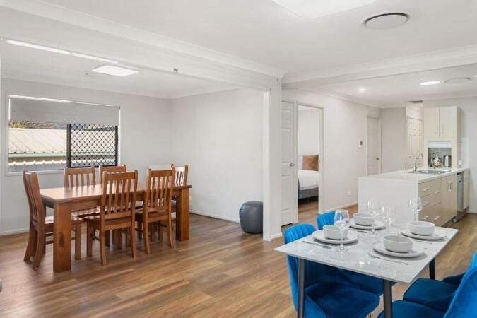 Pet Friendly &amazing Location 4 Bedroom House Brisbane
