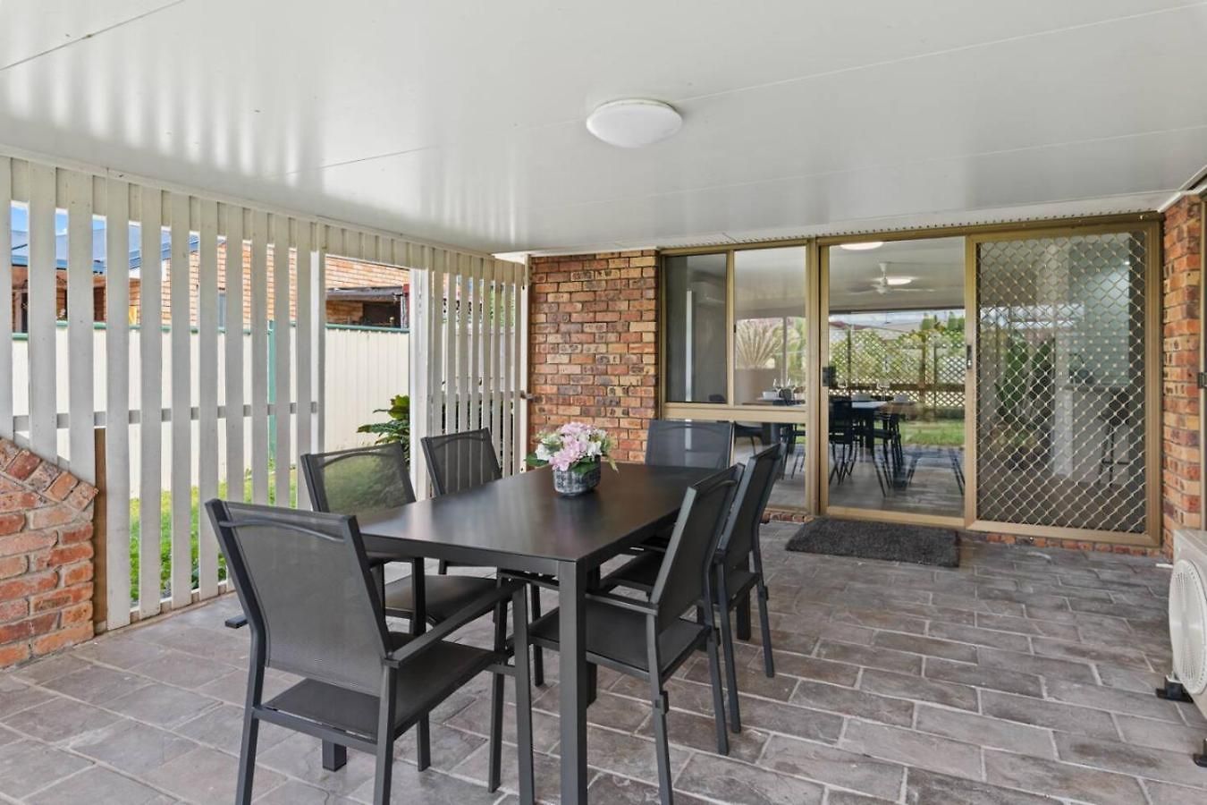 Full Ac Renovated And Close To Sunnybank And Shops