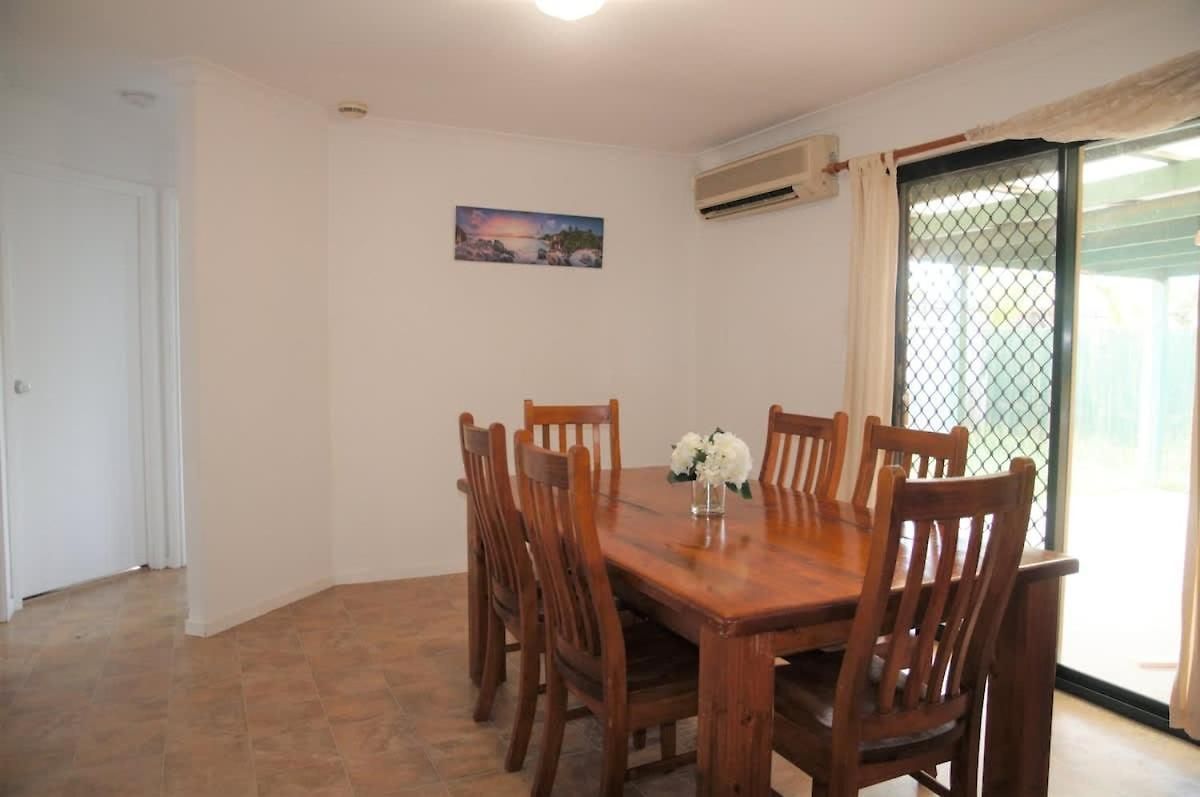 Holiday home 4 Bedroom House In Runcorn
