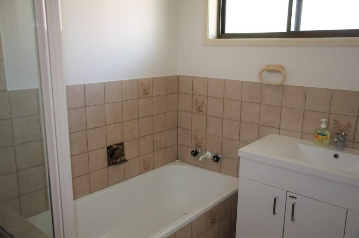 Cozy 4 Bedroom House In Sunnybank Hills Holiday home *