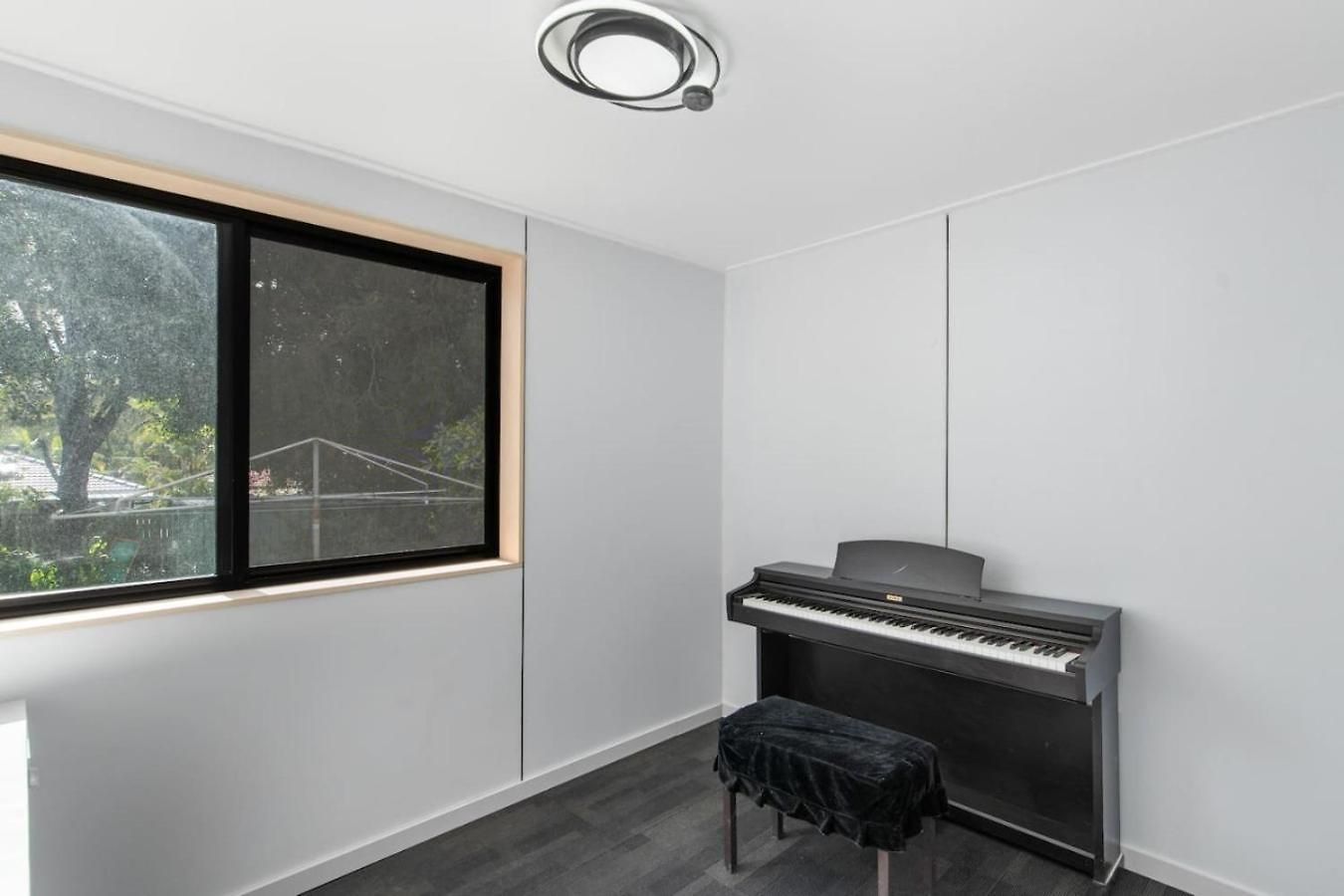 Holiday home Brand New Modern Comfort Study And Gym Brisbane
