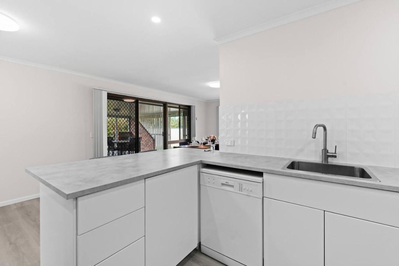 Holiday home Full Ac Renovated And Close To Sunnybank And Shops *