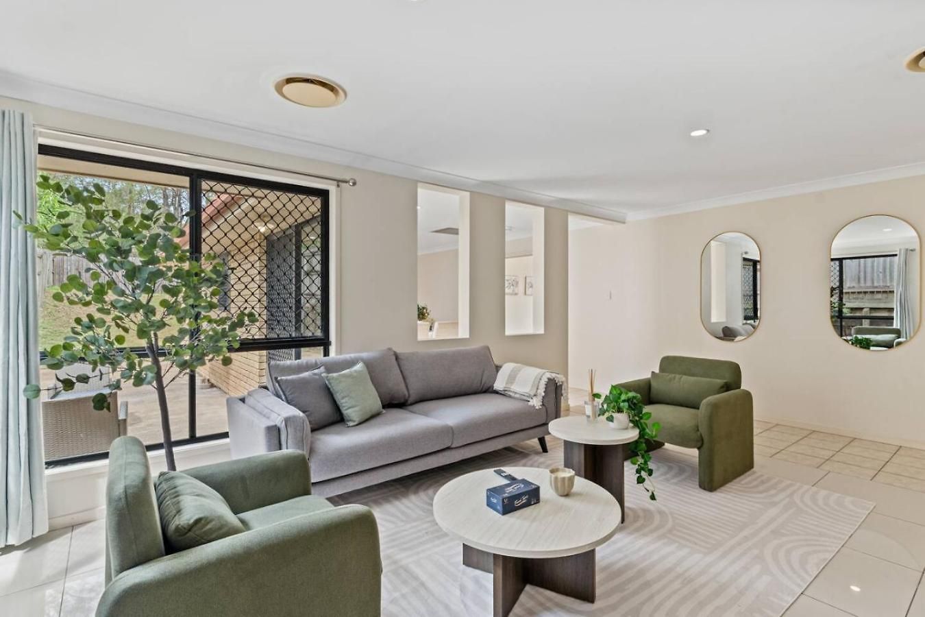 Affordable 4 Bedroom 2 Bathroom Family With Air Conditioning Holiday home