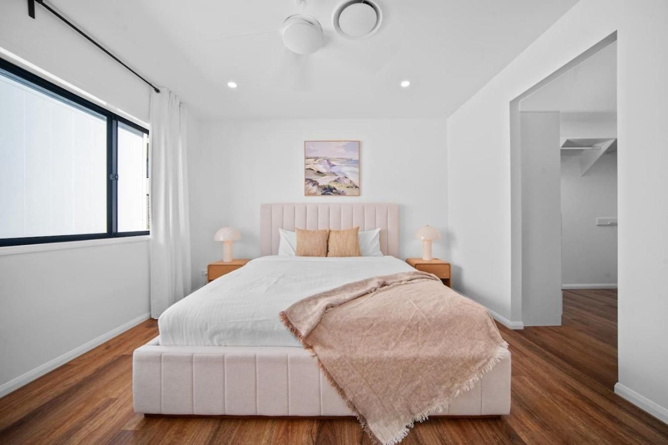 Comfortable 4 Bedroom Family With 3 Bathrooms And Air Conditioning