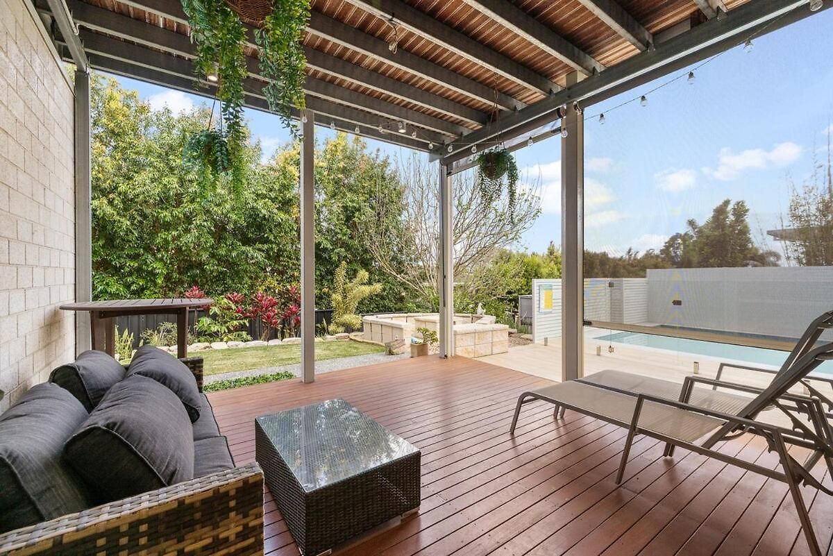 Bayside Mansion Sleeps 14 Pool Sauna Kids Holiday home *