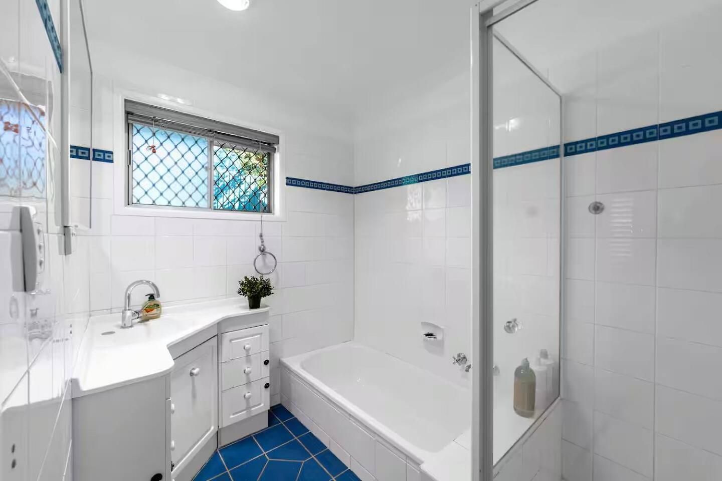 Bertie's - Affordable Comfort For The Whole Crew - Brisbane