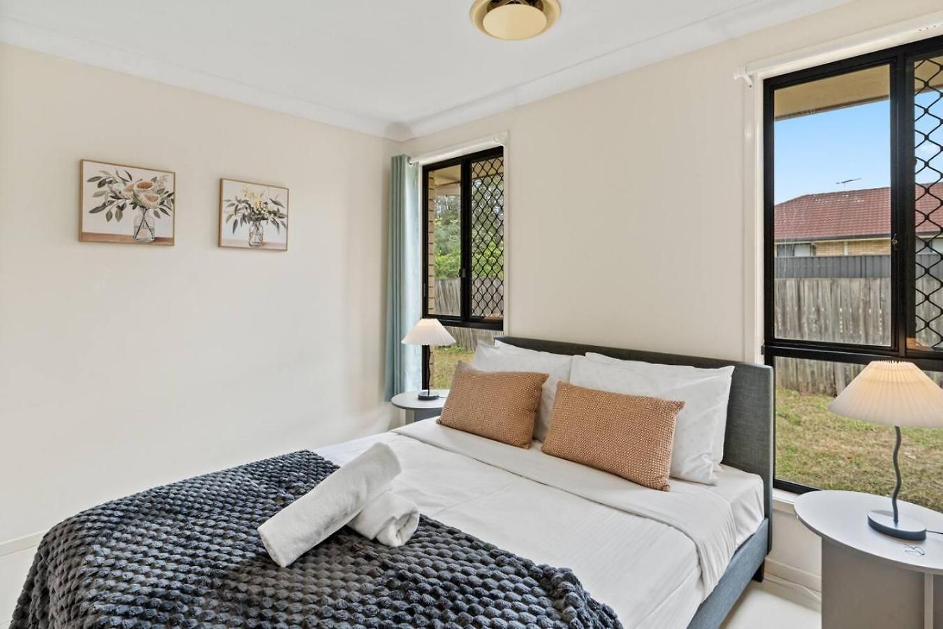 Affordable 4 Bedroom 2 Bathroom Family With Air Conditioning Holiday home Brisbane