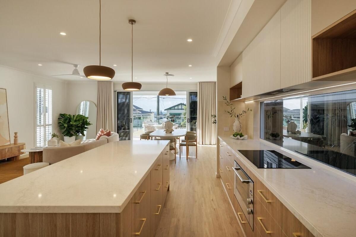 Nordica Luxury Bayside Retreat Wynnum Sleeps 10 Holiday home *