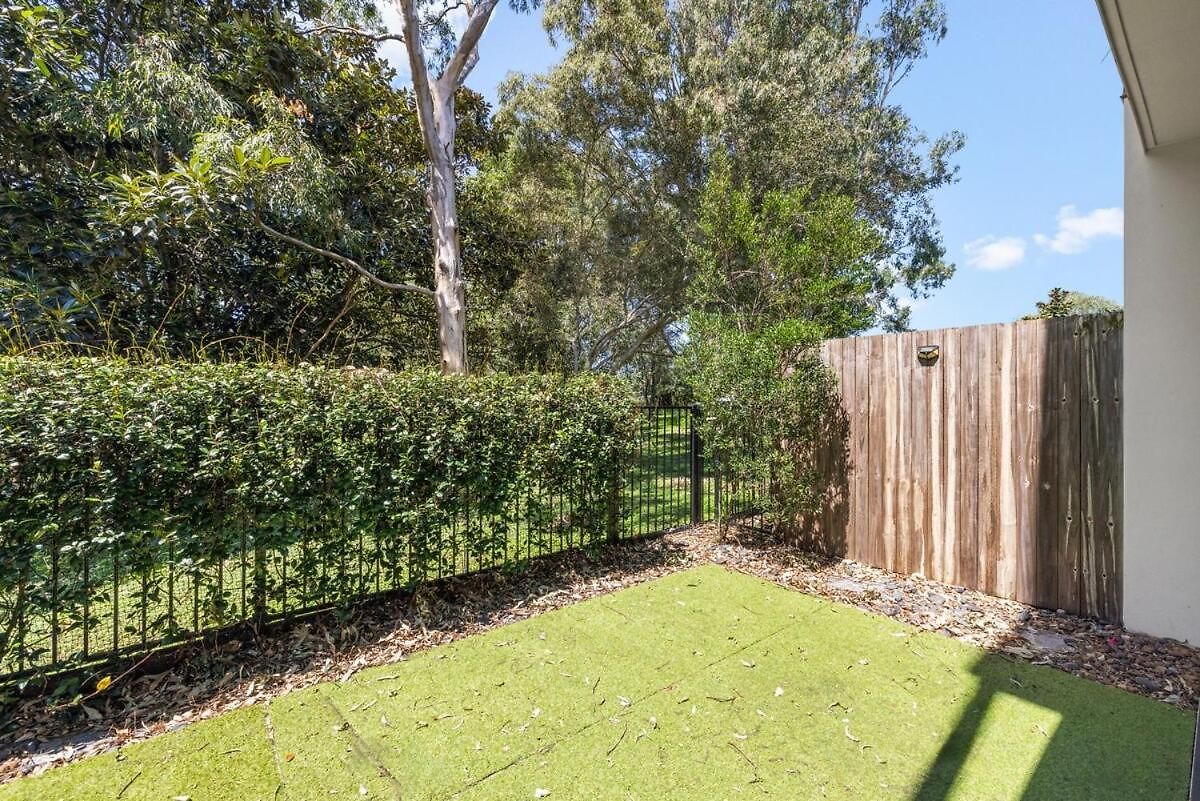 Spacious 3 Bedroom Townhouse In Prime Location!