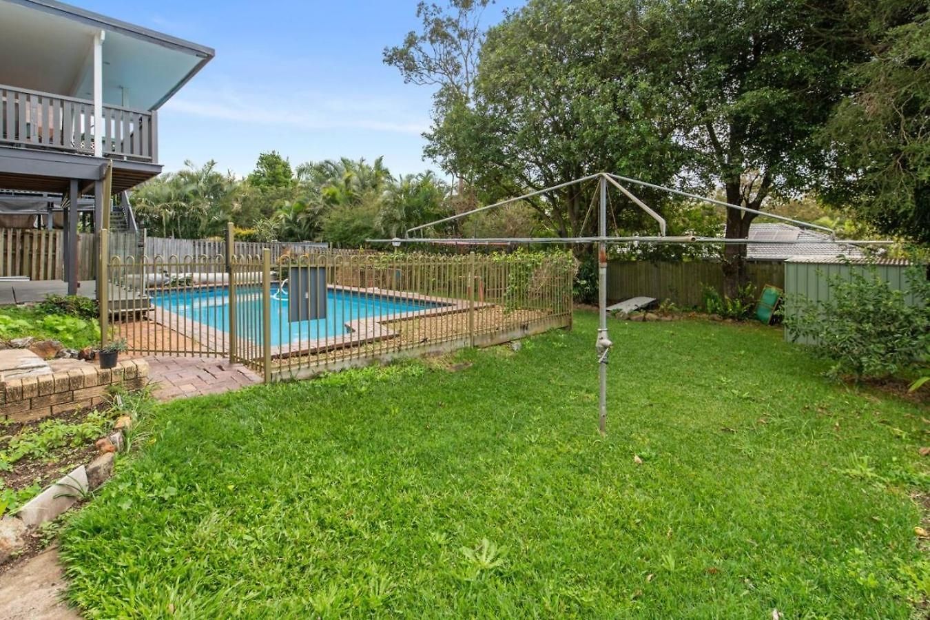 Brand New Modern Comfort Study And Gym Holiday home Brisbane