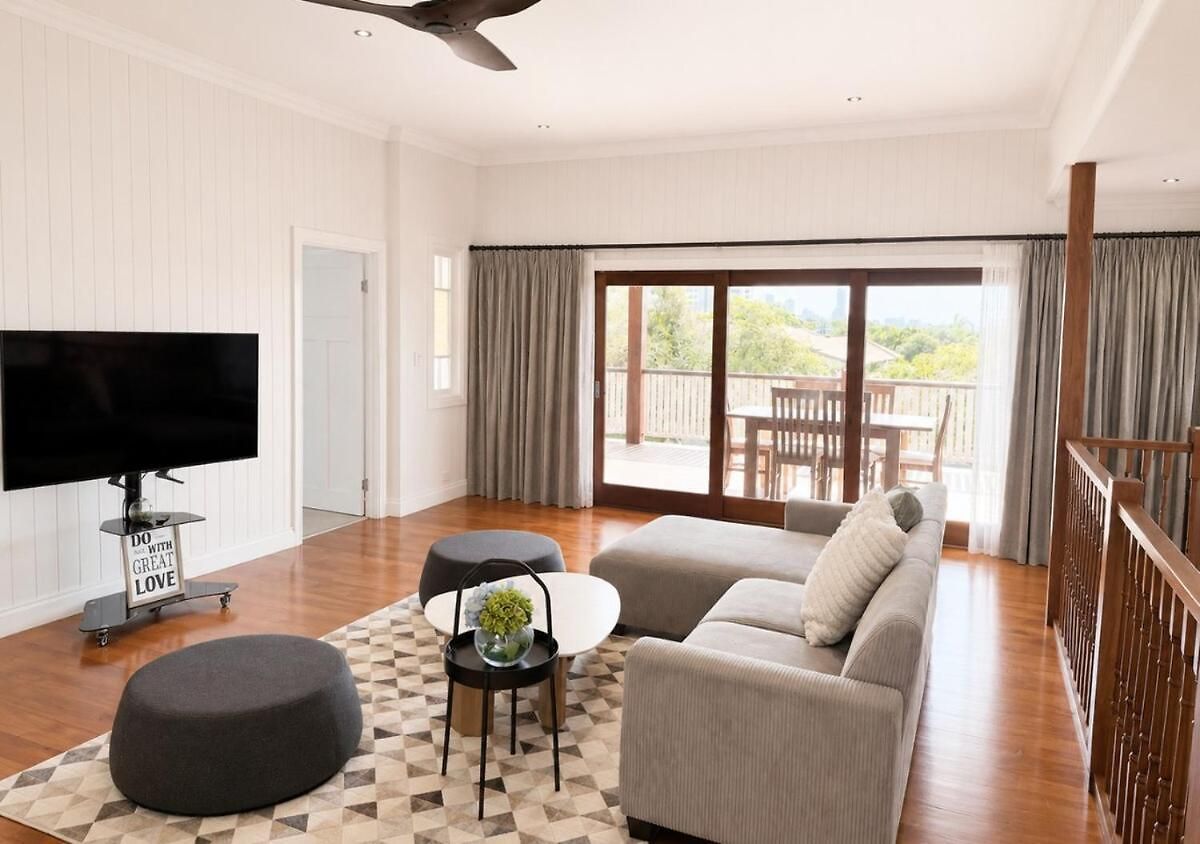 6 Beds Stylish Home In Coorparoo, 10 Mins To Cbd Brisbane