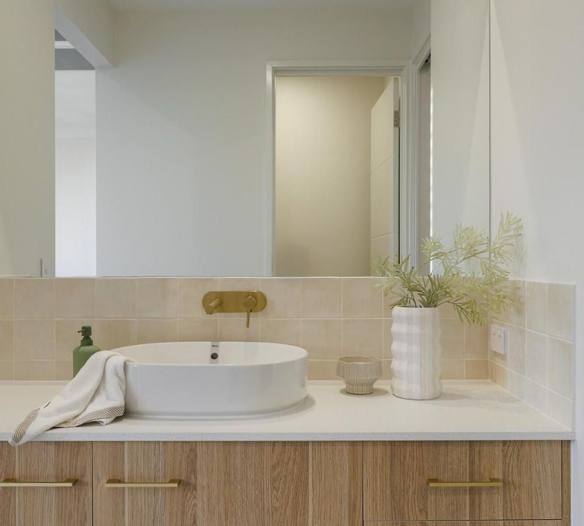 Nordica Luxury Bayside Retreat Wynnum Sleeps 10 Brisbane