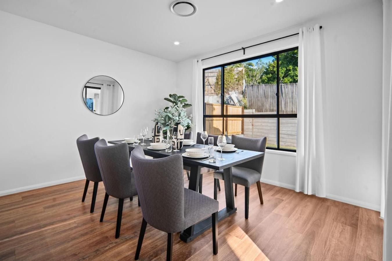 Comfortable 4 Bedroom Family With 3 Bathrooms And Air Conditioning Holiday home *