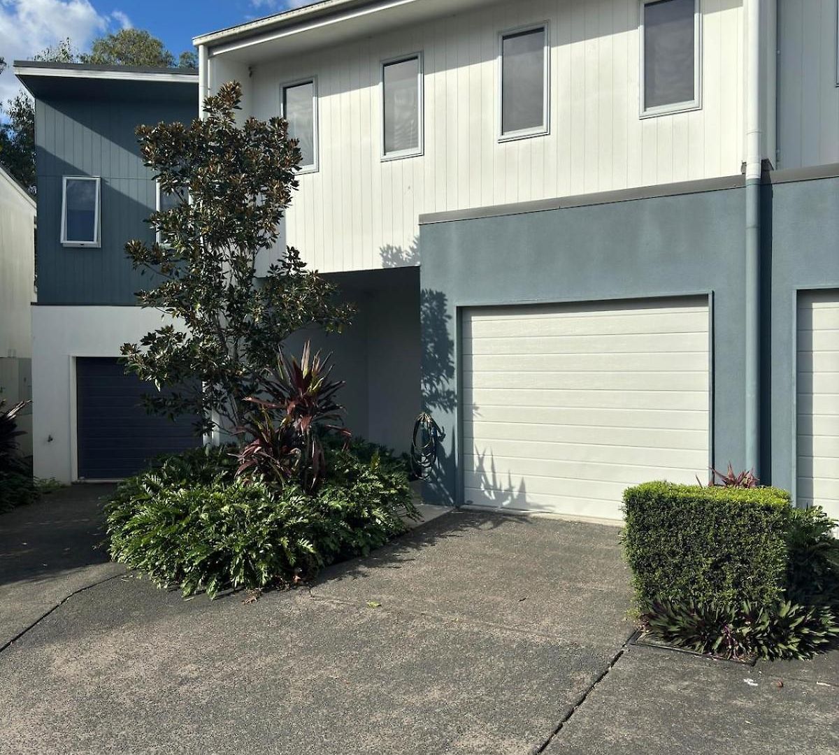 Spacious 3 Bedroom Townhouse In Prime Location! Holiday home Brisbane