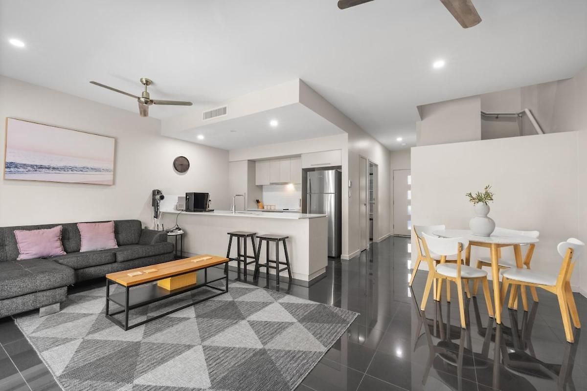 Spacious 3 Bedroom Townhouse In Prime Location! Brisbane