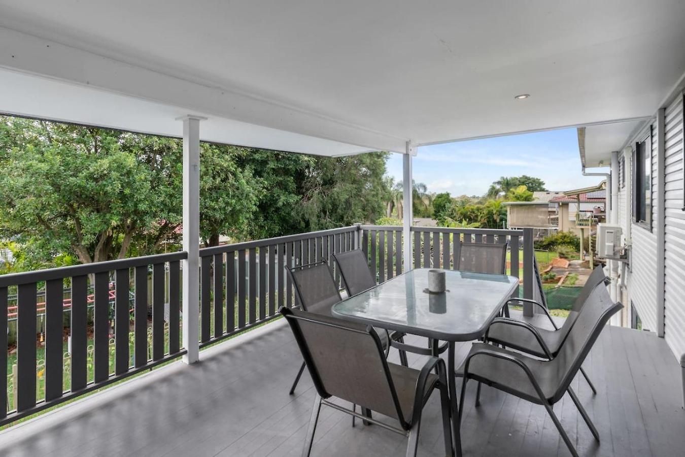 Holiday home Brand New Modern Comfort Study And Gym *
