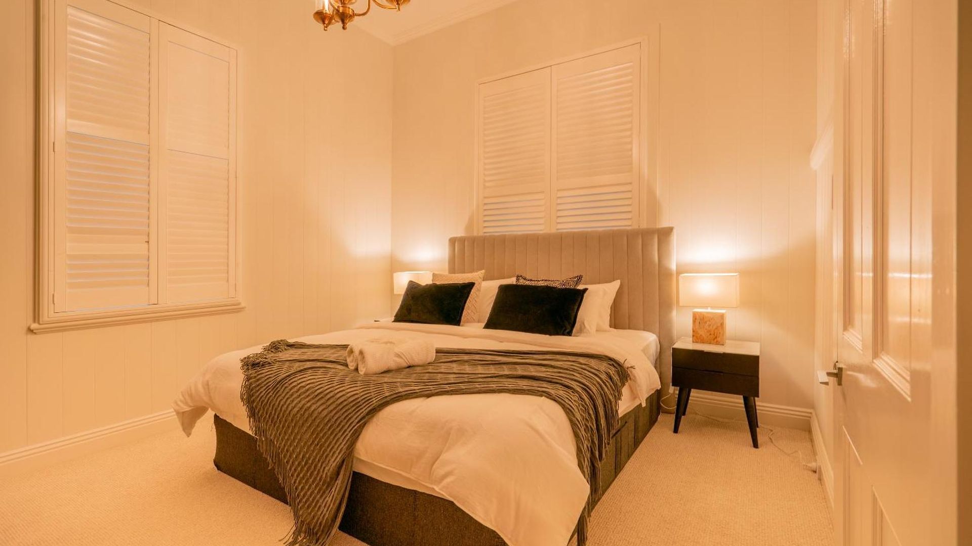 Lux St Rooftop Holiday home