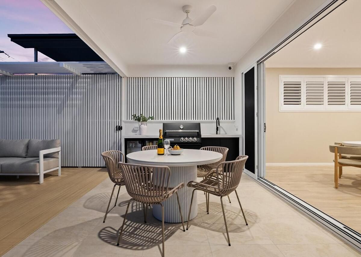 Nordica Luxury Bayside Retreat Wynnum Sleeps 10 *