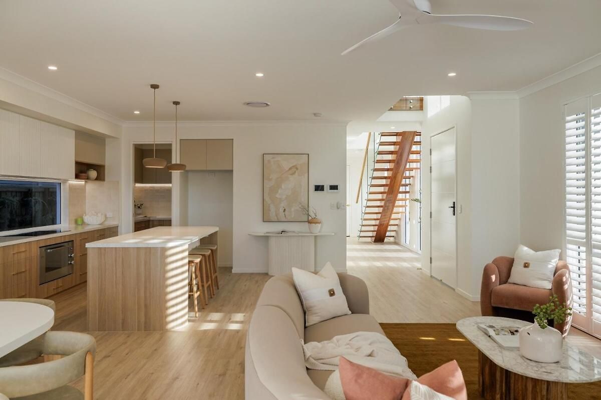 Nordica Luxury Bayside Retreat Wynnum Sleeps 10 Brisbane