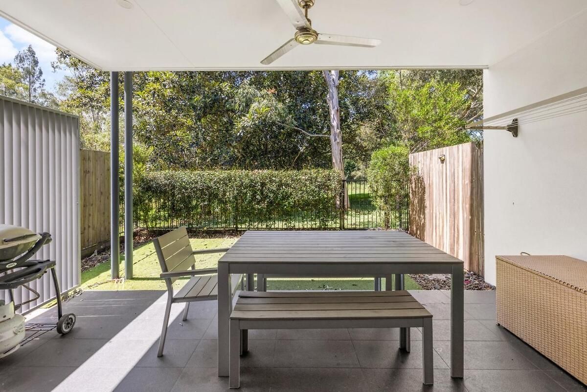 Spacious 3 Bedroom Townhouse In Prime Location!
