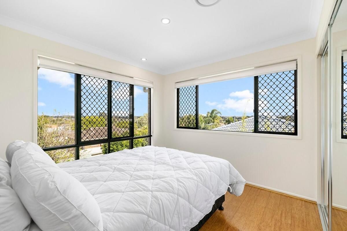 Bayside Mansion Sleeps 14 Pool Sauna Kids
