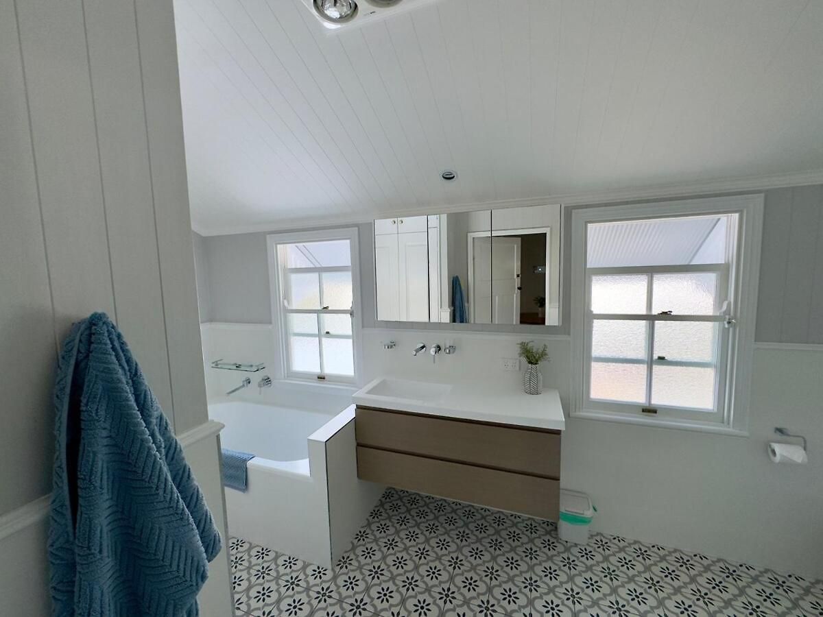 Bay Breeze Manor Grand 5br Queenslander Haven Holiday home *