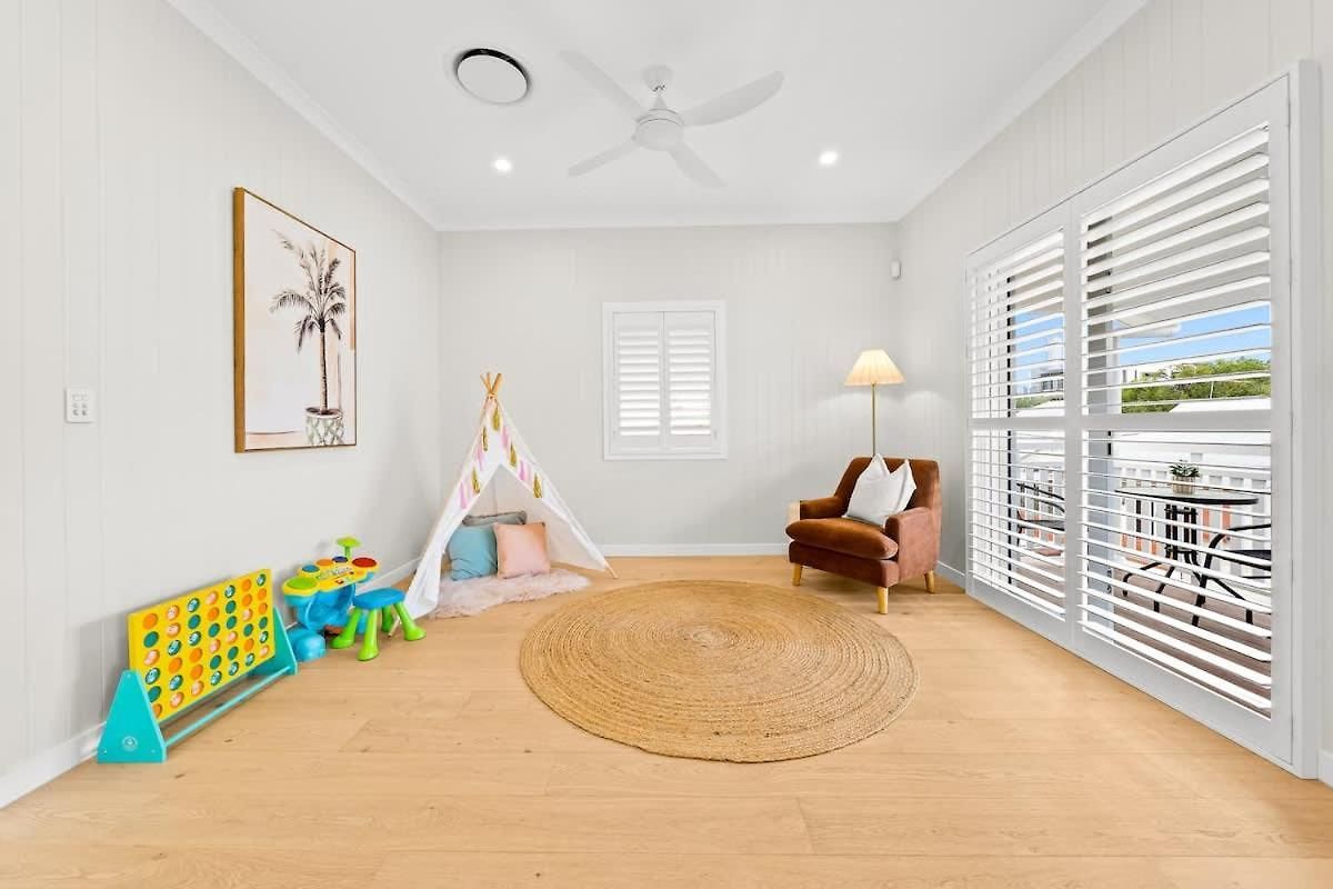Luxury Grecian With Magnesium Pool And Bbq * Brisbane