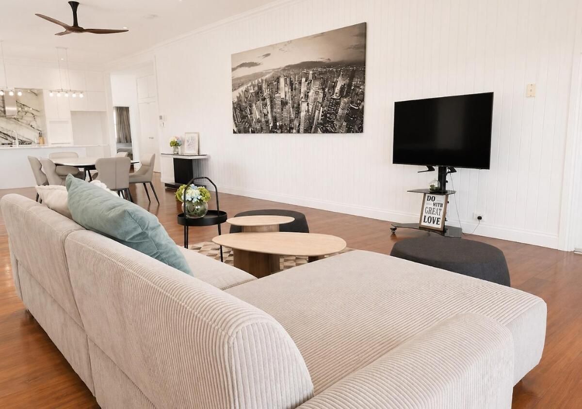 6 Beds Stylish Home In Coorparoo, 10 Mins To Cbd *