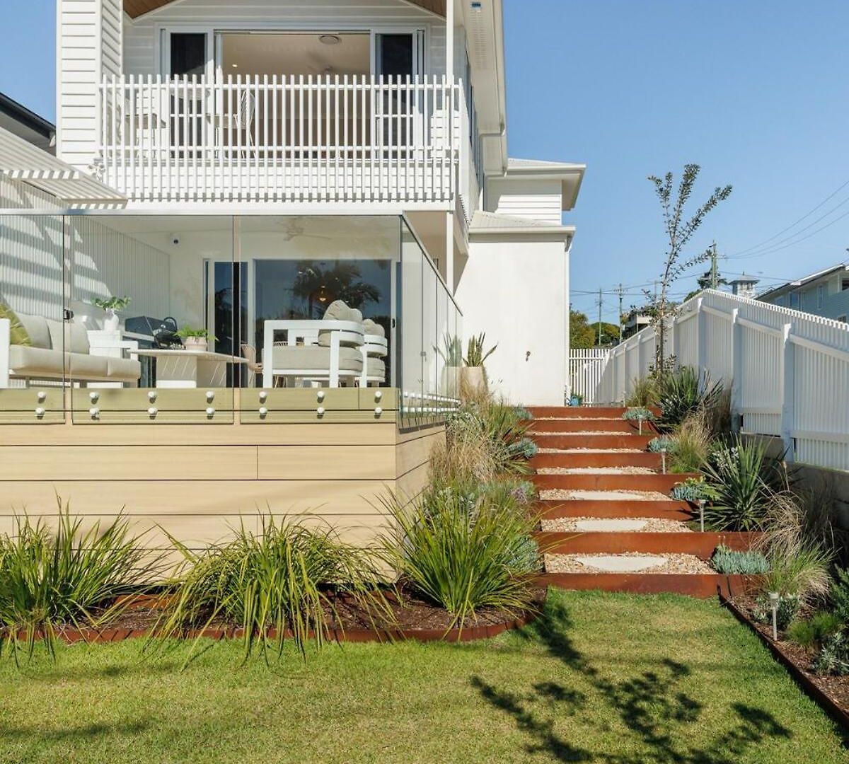 Nordica Luxury Bayside Retreat Wynnum Sleeps 10 Holiday home Brisbane
