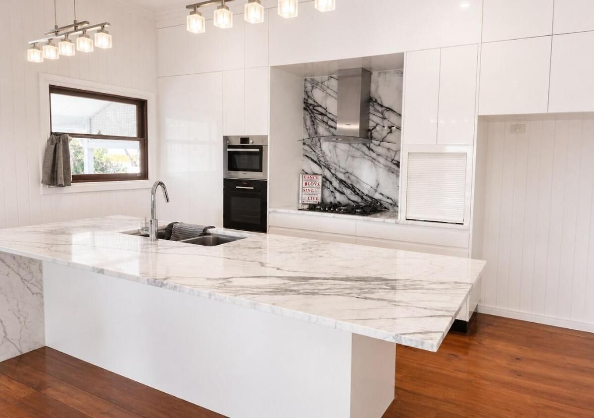 Holiday home 6 Beds Stylish Home In Coorparoo, 10 Mins To Cbd Brisbane