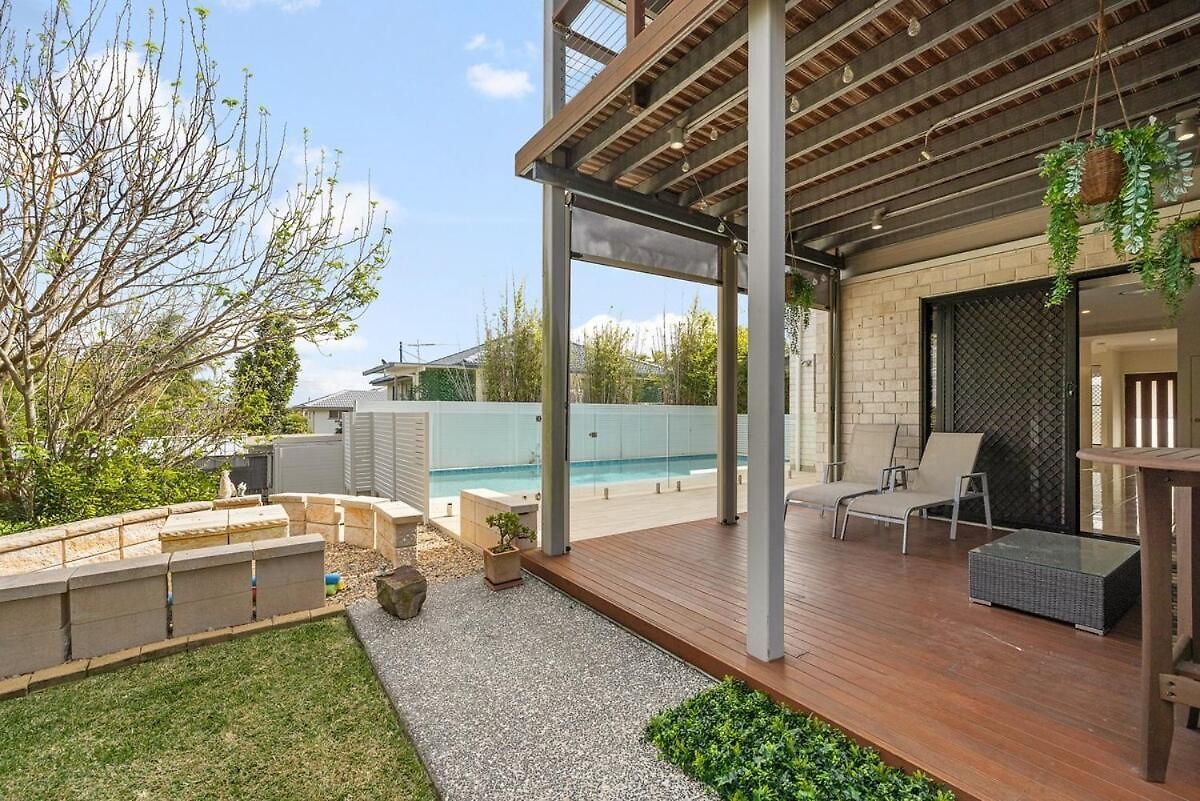 Holiday home Bayside Mansion Sleeps 14 Pool Sauna Kids Brisbane