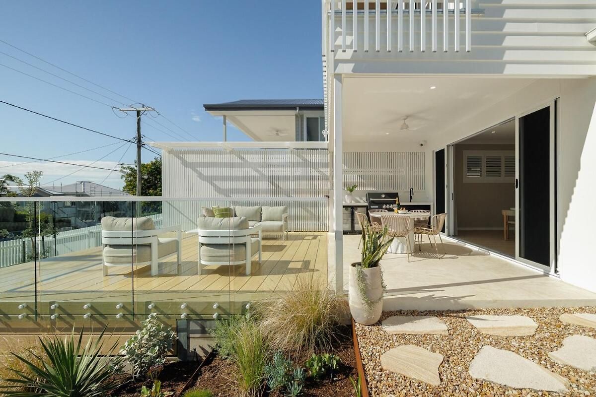 Nordica Luxury Bayside Retreat Wynnum Sleeps 10 Brisbane