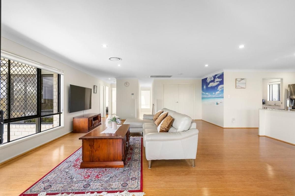 Holiday home Bayside Mansion Sleeps 14 Pool Sauna Kids *