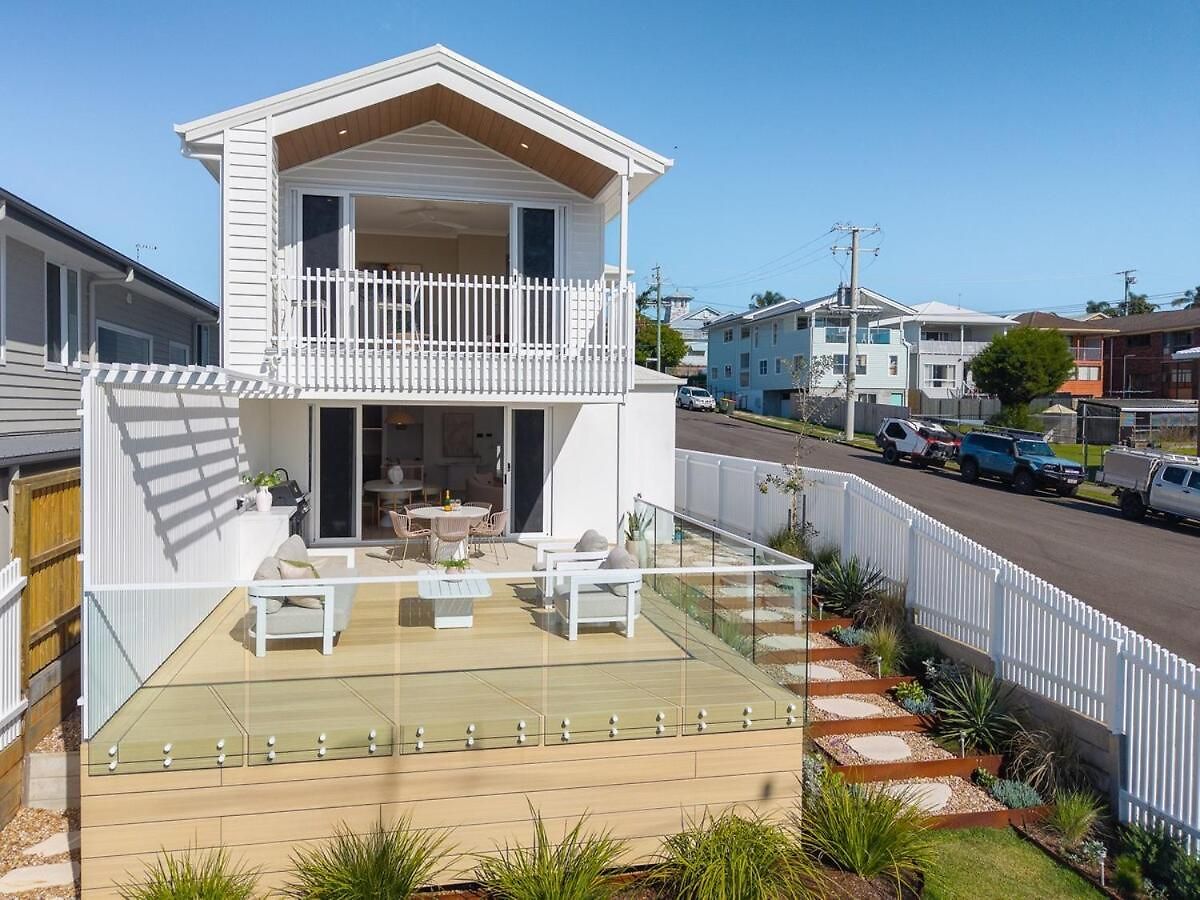 Nordica Luxury Bayside Retreat Wynnum Sleeps 10