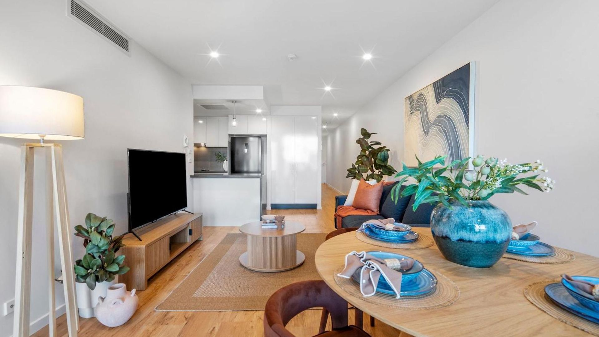 Fortitude Valley Hideaway - 2Br Apartment With Balcony & 2 Free Car Bays